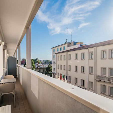 Suites Train Station Mestre Exterior foto