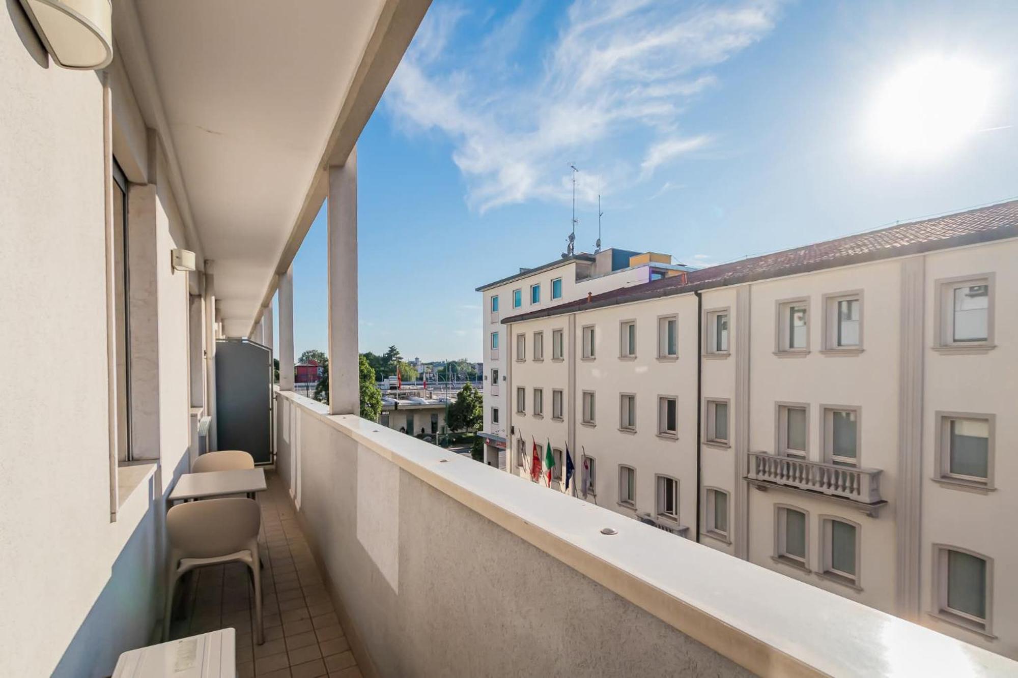 Suites Train Station Mestre Exterior foto