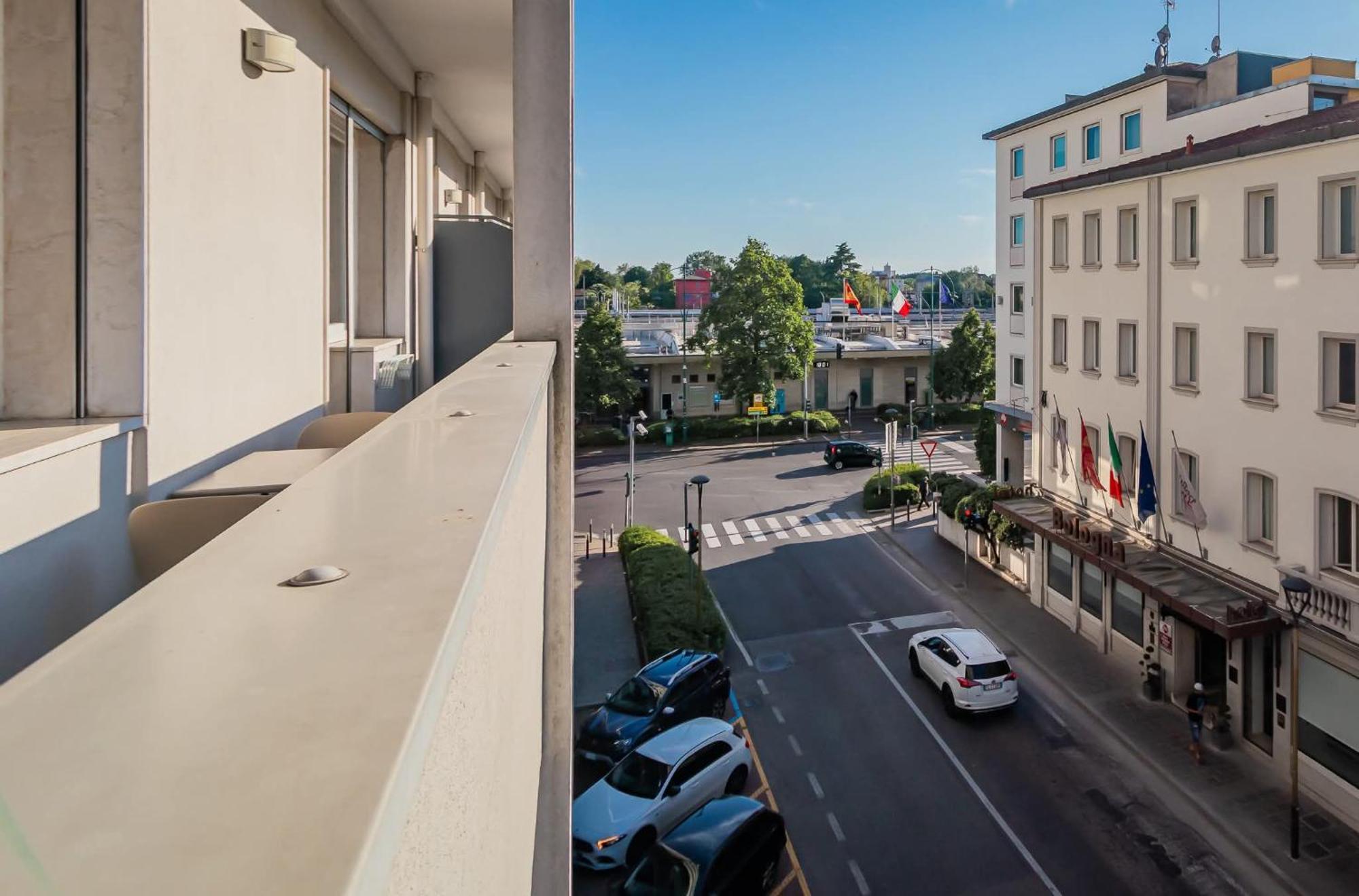 Suites Train Station Mestre Exterior foto